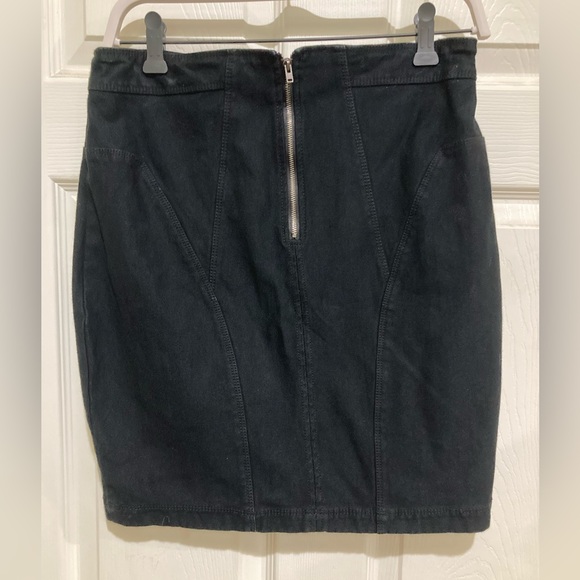 Urban Outfitters Silence + Noise Black Pencil Skirt Knee-Length Work - Picture 2 of 3